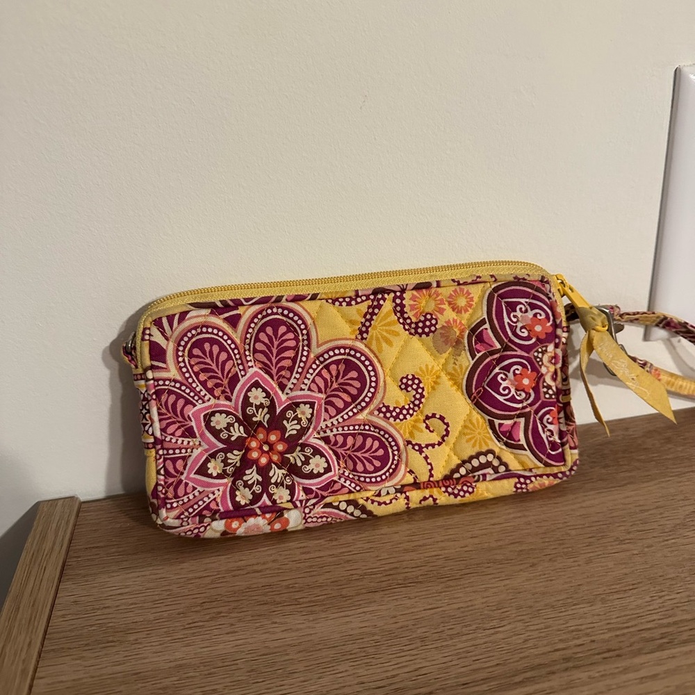 Vera Bradley RETIRED print Bali gold wristlet - Picture 2 of 5